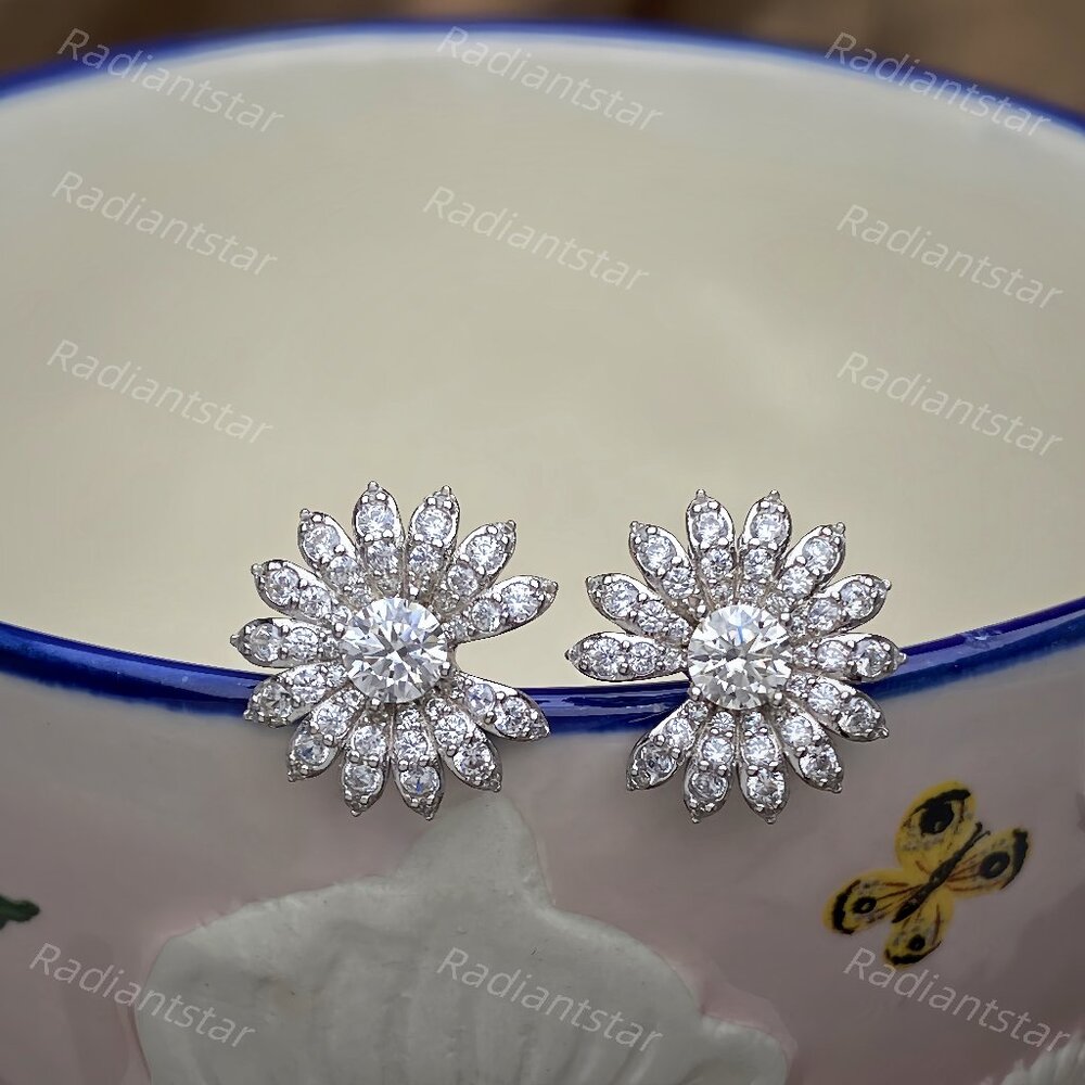NEW Certified 1ct. t.w. Moissanite Daisy Flower Stud Earrings - Picture 1 of 6